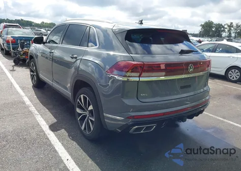 2024 Volkswagen Atlas Cross Sport 2.0T Sel Premium R-Line z USA, uszkodzony, nr VIN 1V2FE2CA0RC260386